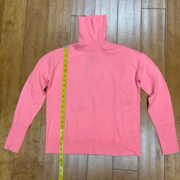 J Crew Womens Relaxed Fit Cashmere Turtleneck Sweater Size XXS Quiet Luxury Pink - Picture 8 of 11